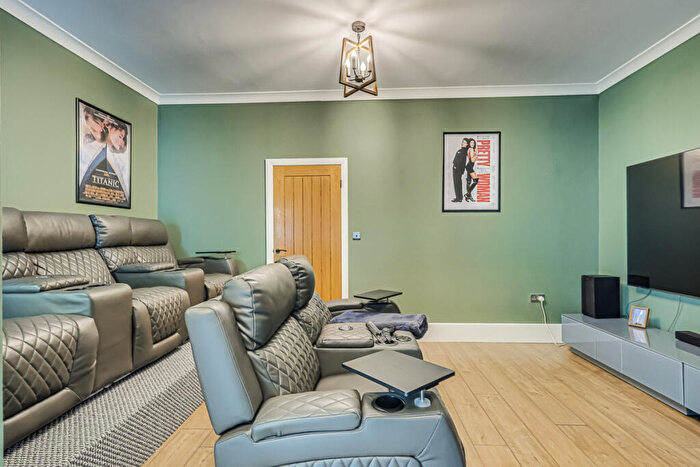 5 Bedroom Detached House For Sale In Beresford Gardens, Benfleet, SS7