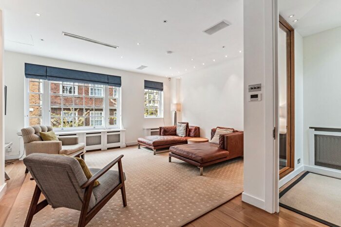 3 Bedroom Mews To Rent In Belgrave Mews North, Belgrave Square, SW1X
