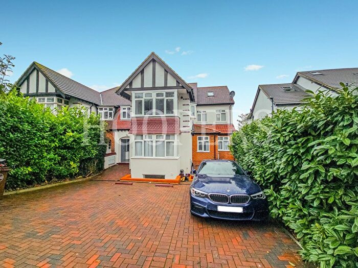 2 Bedroom Flat To Rent In Park Lane, Wembley, HA9