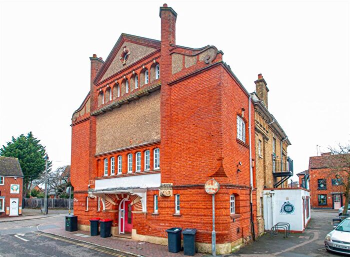 1 Bedroom Apartment To Rent In High Street, Newport Pagnell, MK16