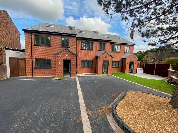 5 Bedroom End Of Terrace House To Rent In Furzehill Road, Borehamwood, WD6