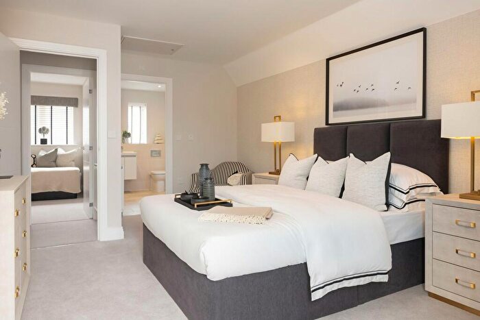 3 Bedroom End Of Terrace House For Sale In Donald Campbell Way, Off Buckler Ride, Crowthorne, RG45