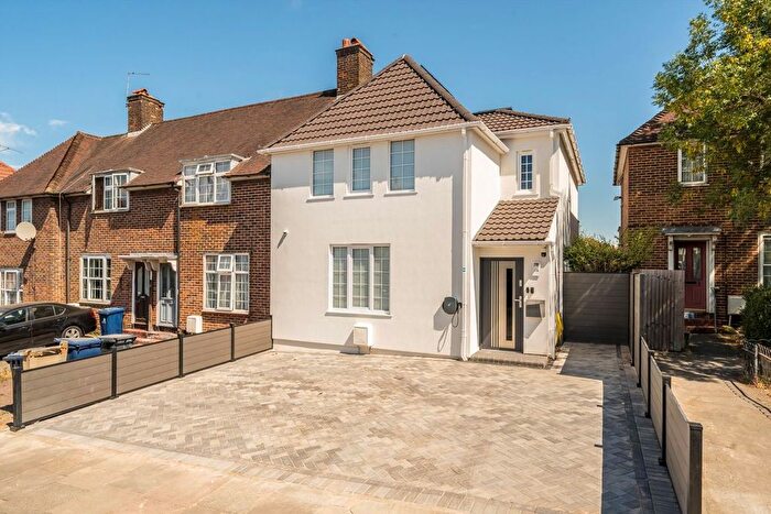 4 Bedroom Property For Sale In Greenford Avenue, Hanwell, W7