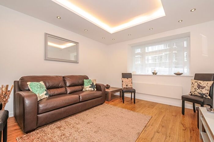 2 Bedroom Flat To Rent In Prince Albert Road, St John's Wood, London, NW8