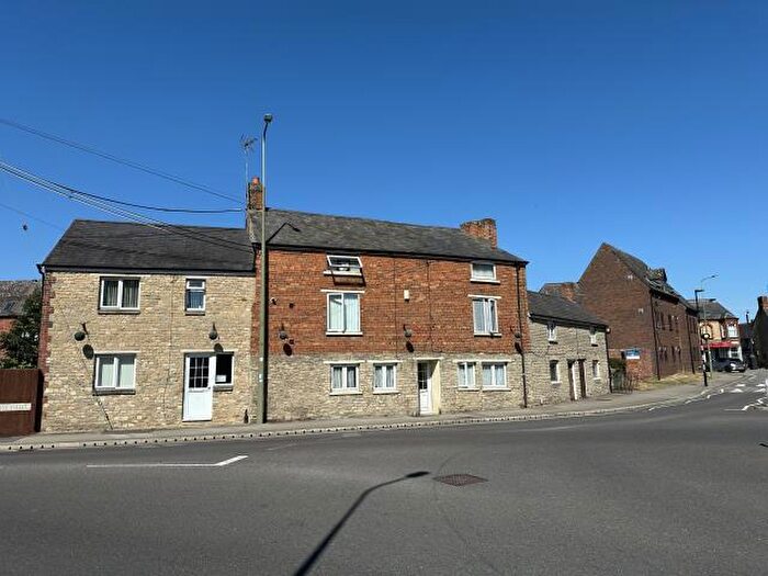 1 Bedroom House To Rent In St. Johns Street, Bicester, OX26