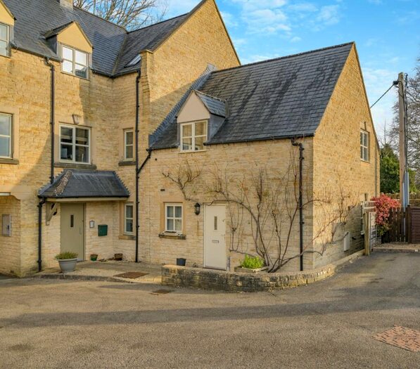 2 Bedroom End Of Terrace House For Sale In Webbs Court, Northleach, Cheltenham, Gloucestershire, GL54