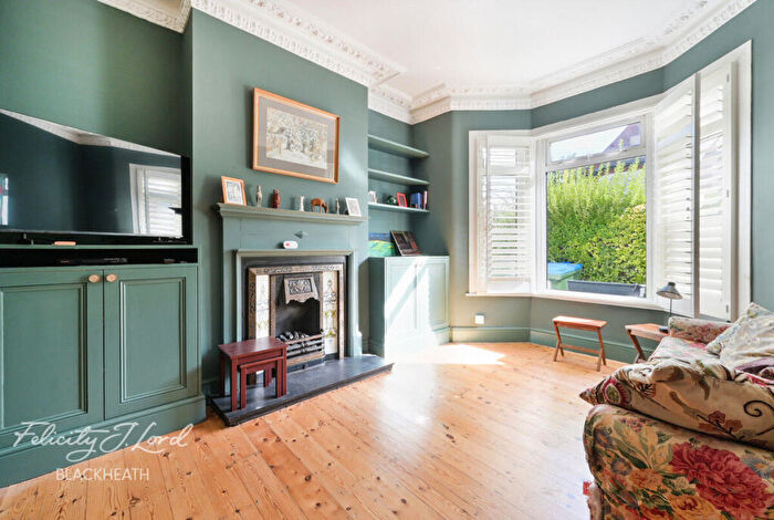 3 Bedroom Terraced House For Sale In Macoma Terrace, Plumstead, SE18