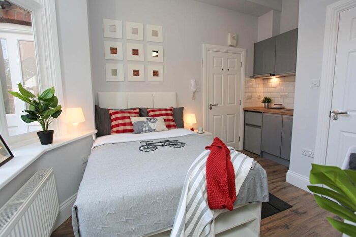 Studio To Rent In Suite, King Street, Luton, Bedfordshire, LU1