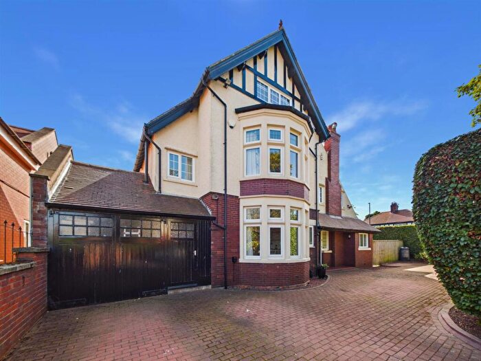 5 Bedroom Detached House For Sale In St. Georges Crescent, Monkseaton, NE25