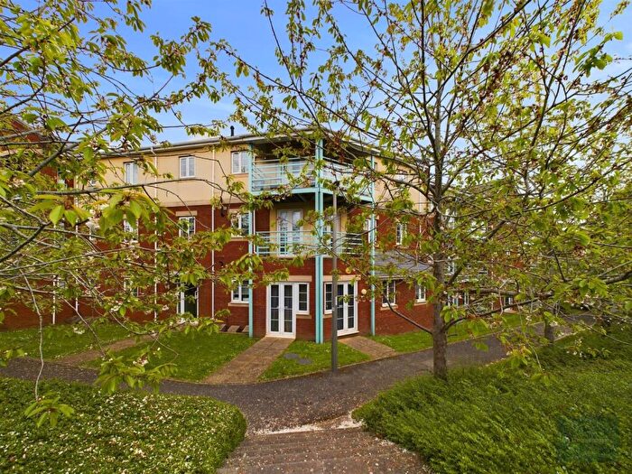 2 Bedroom Apartment For Sale In Russell Walk, Exeter, EX2