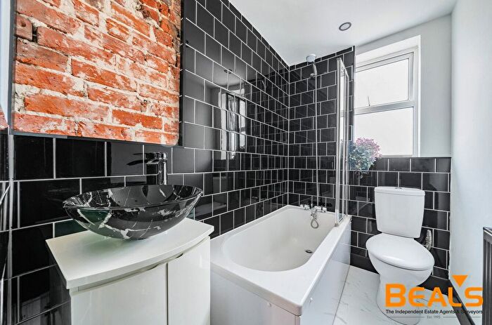 2 Bedroom Detached House For Sale In Alma Street, Gosport, Hampshire, PO12