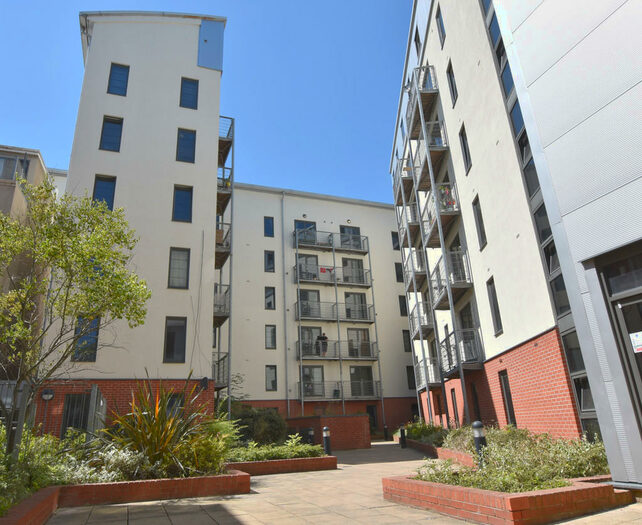 2 Bedroom Apartment To Rent In Park West, Derby Road, Canning Circus, NG7