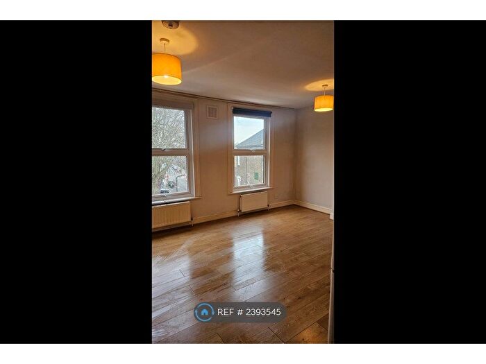 1 Bedroom Flat To Rent In Lower Clapton Road, London, E5