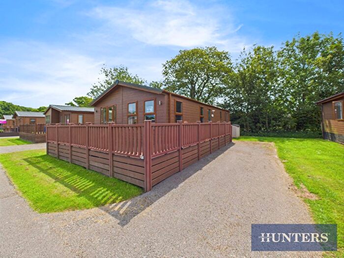 2 Bedroom Mobile/park Home For Sale In Flamborough Road, Sewerby, Bridlington, YO15