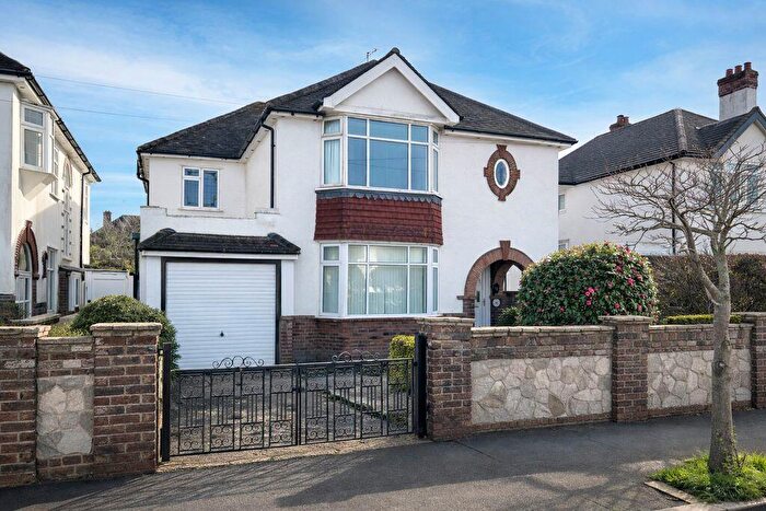 2 Bedroom Apartment For Sale In Dover Road, Worthing, West Sussex, BN11