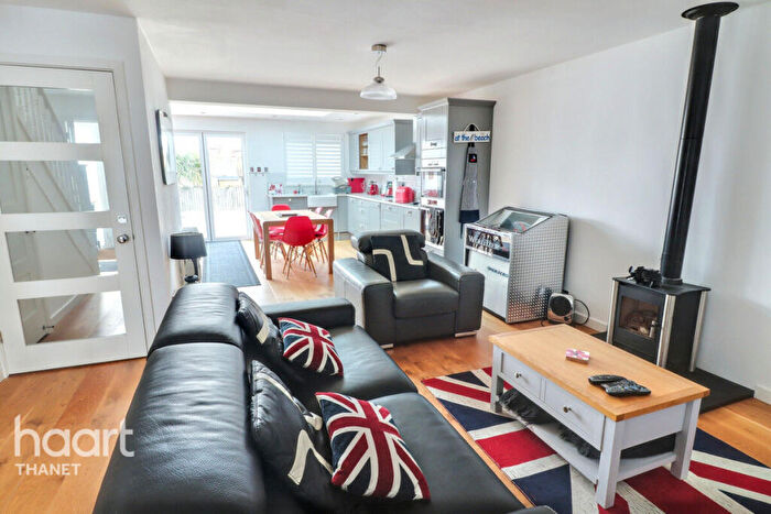 3 Bedroom End Of Terrace House For Sale In Prospect Road, Broadstairs, CT10