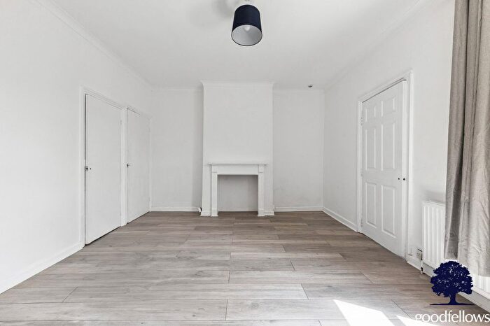 3 Bedroom Terraced House To Rent In Crown Lane, Morden, SM4