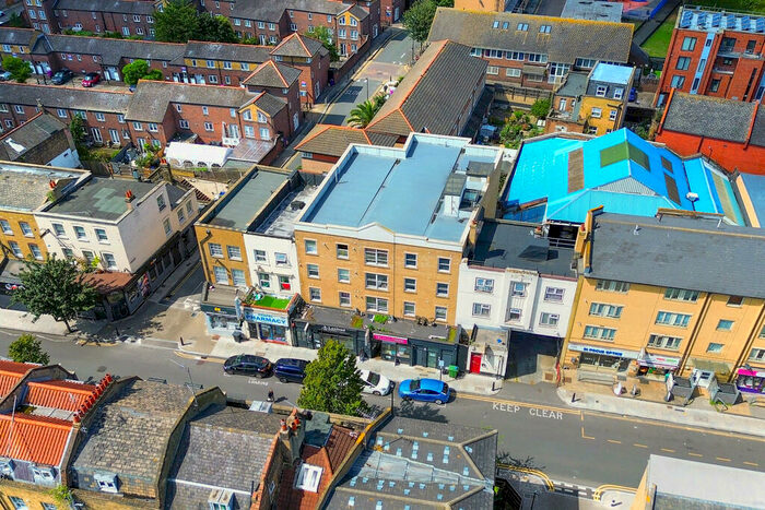 2 Bedroom Apartment To Rent In Fabian House, Cannon Street Road, Whitechapel, E1