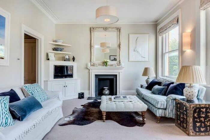 2 Bedroom Flat To Rent In Gledhow Gardens, London, SW5