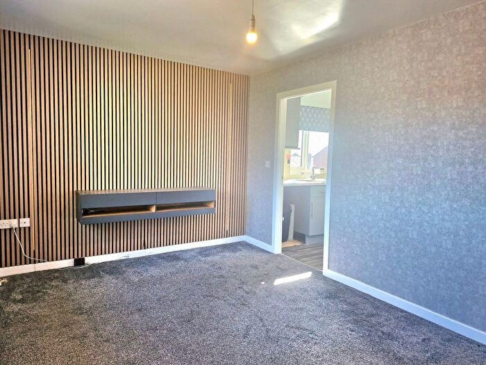 2 Bedroom Flat To Rent In Bowling Court, Bolton, BL1