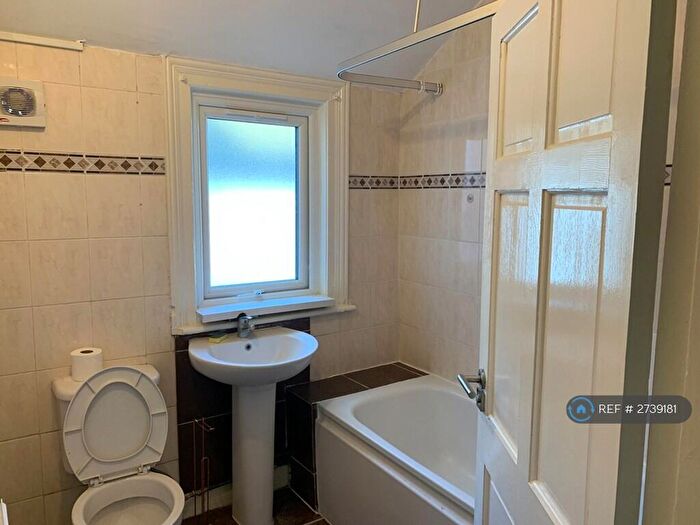 5 Bedroom Terraced House To Rent In Lorne Street, Reading, RG1