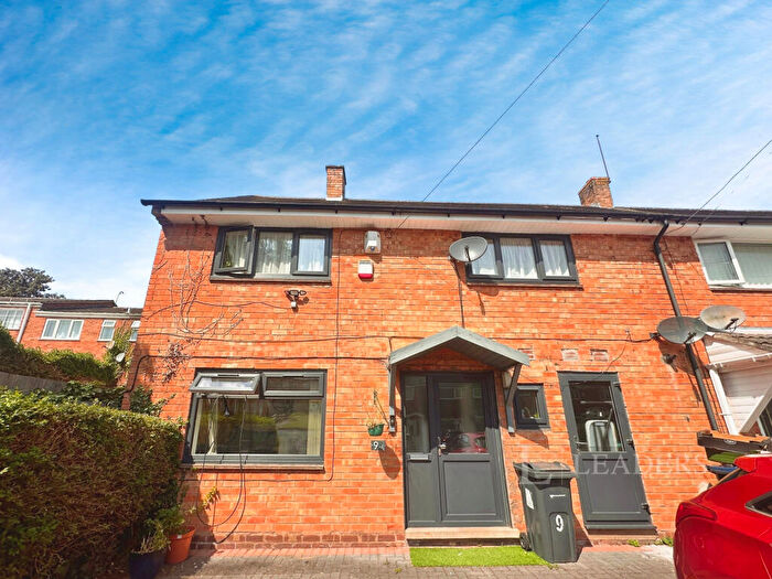 4 Bedroom Semi-Detached House To Rent In Littlecote Croft, B14
