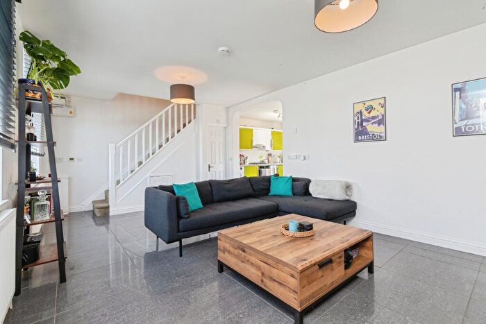 3 Bedroom Semi-Detached House For Sale In Northville Road, Bristol, BS7