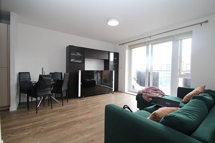 2 Bedroom Flat For Sale In Beach House, Barking, Essex, IG11