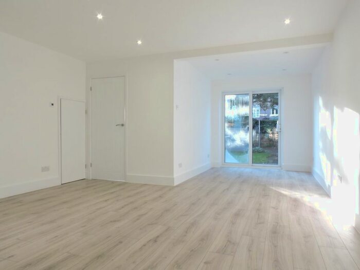 3 Bedroom Terraced House To Rent In Gaywood Avenue, Cheshunt, Waltham Cross EN8