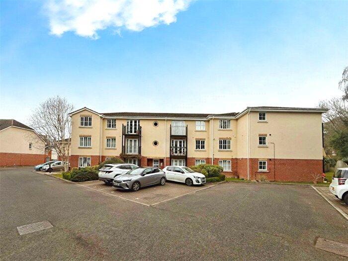 2 Bedroom Flat To Rent In Copse Road, St. Johns, Woking, Surrey, GU21