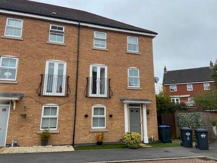 4 Bedroom Semi-Detached House To Rent In Spellow Close, Coton Meadows, Rugby, CV23