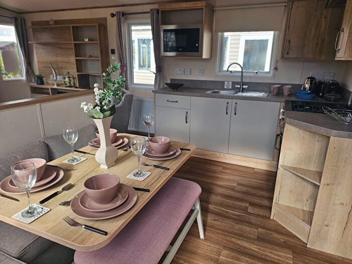 3 Bedroom Mobile/park Home For Sale In Stanford Bishop, Worcester, WR6
