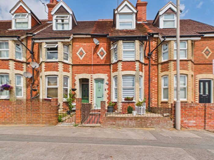 4 Bedroom Terraced House For Sale In Norcot Road, Tilehurst, Reading, RG30