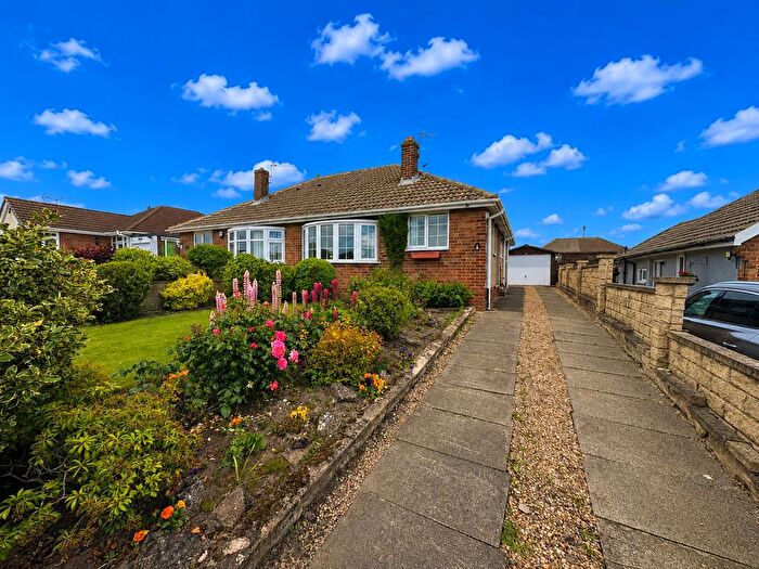 2 Bedroom Semi-detached Bungalow For Sale In Leeds Old Road, Heckmondwike, WF16