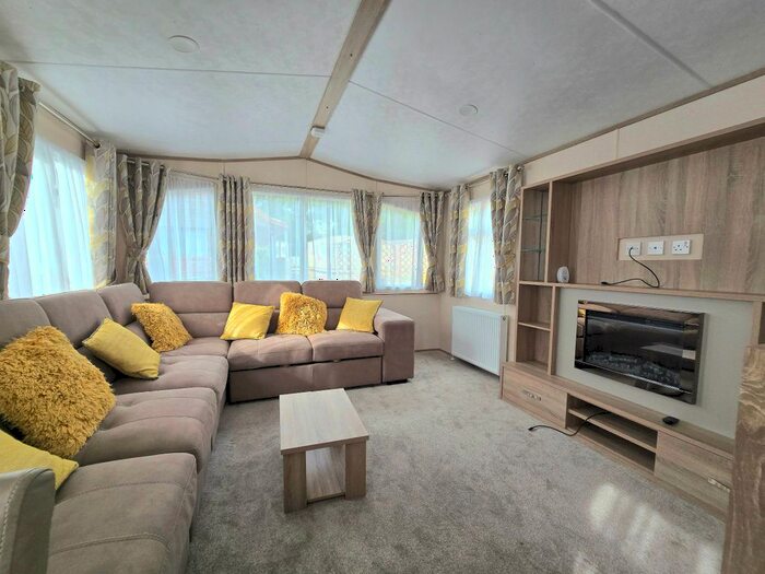 2 Bedroom Bungalow To Rent In West Fork Place, Farnham Road, Liss, GU33