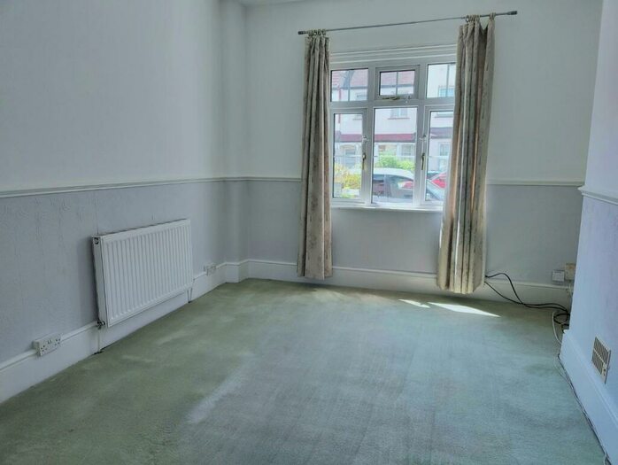 2 Bedroom Detached House To Rent In Percival Road, Enfield, EN1