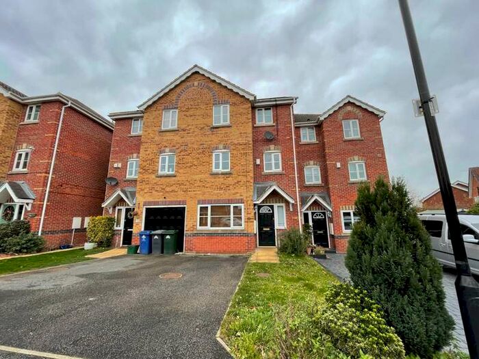 5 Bedroom House To Rent In Heath Court, Warmsworth, Doncaster, DN4