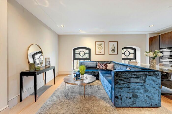 2 Bedroom Duplex For Sale In The Set, Cabul Road, Battersea, London, SW11