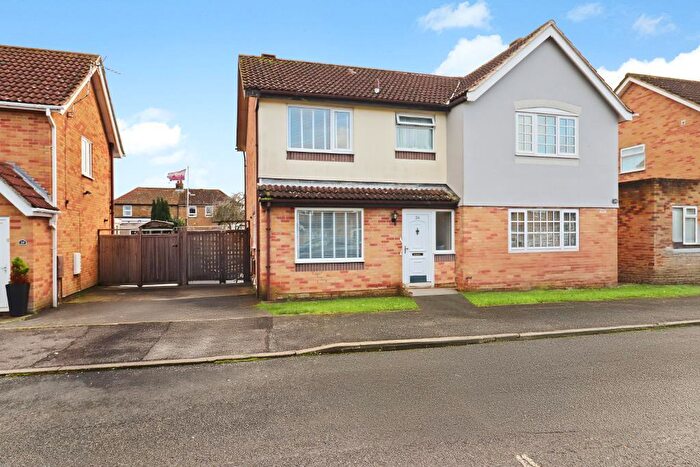 3 Bedroom Semi Detached House For Sale In Wordsworth Gardens, Aylesham, Canterbury, Kent, CT3