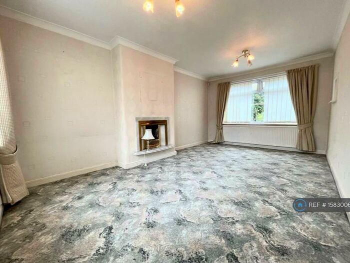 3 Bedroom Semi-Detached House To Rent In Collingwood Drive, Swinton, Manchester, M27