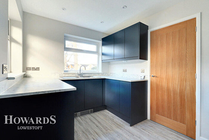 3 Bedroom Detached Bungalow For Sale In Rubens Walk, Gunton, NR32