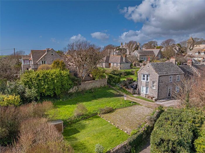 3 Bedroom Bungalow For Sale In Dorset, BH19 - Photo 8