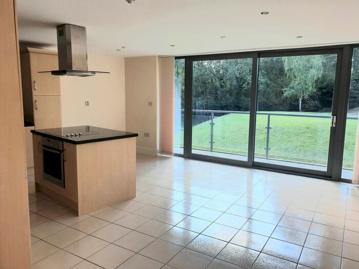 2 Bedroom Flat To Rent In Flat, The Crescent, Gloucester Road, GL51