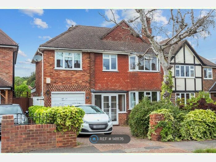 4 Bedroom Semi-Detached House To Rent In Harefield, Esher, KT10