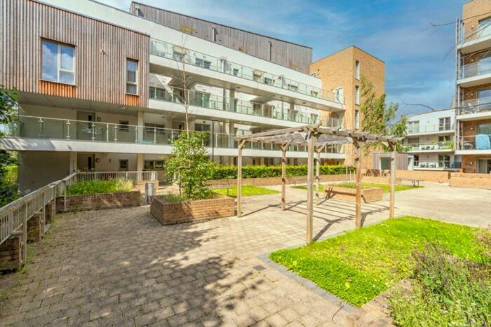 1 Bedroom Flat To Rent In Kidwells Close, Maidenhead, SL6