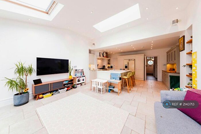 3 Bedroom Semi-Detached House To Rent In Hampden Avenue, Beckenham, BR3