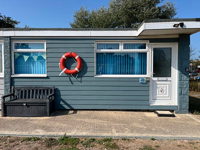 2 Bedroom Mobile/park Home For Sale In Yaverland Road, Sandown, PO36