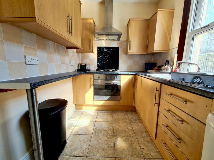 2 Bedroom Flat To Rent In Mortimer Road, Islington, N1