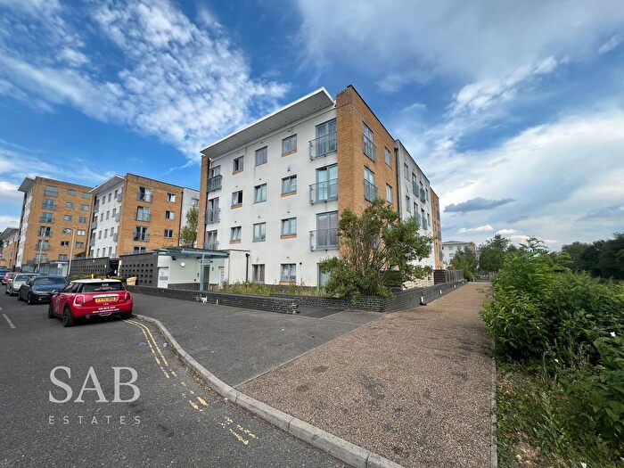 1 Bedroom Flat For Sale In Waxlow Way, Northolt, UB5