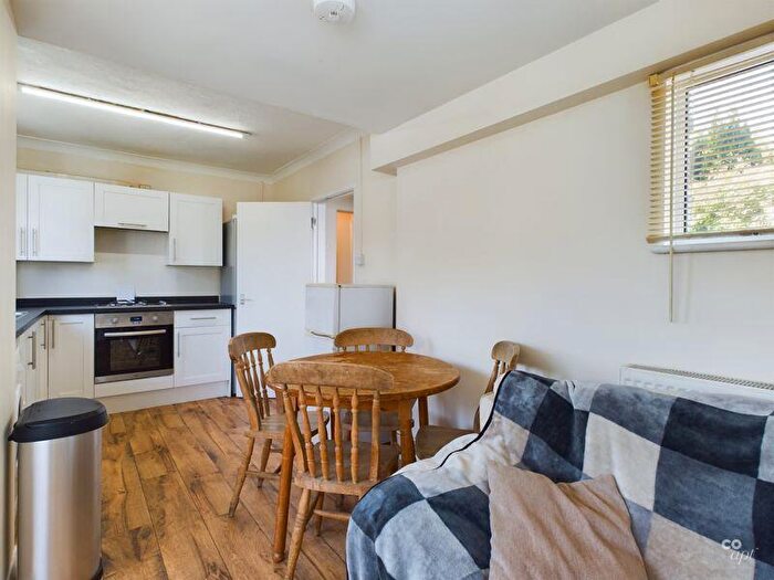 4 Bedroom Semi-Detached House To Rent In Rushlake Road, Brighton, BN1